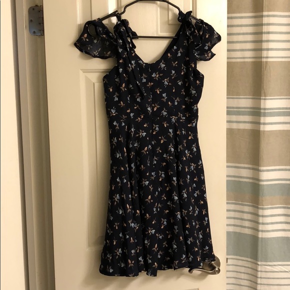 Dress - Picture 3 of 4